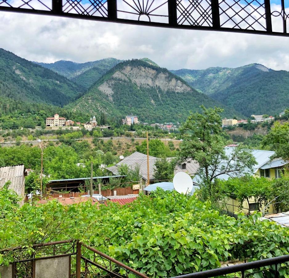 Achela'S Guesthouse بورجومي المظهر الخارجي الصورة